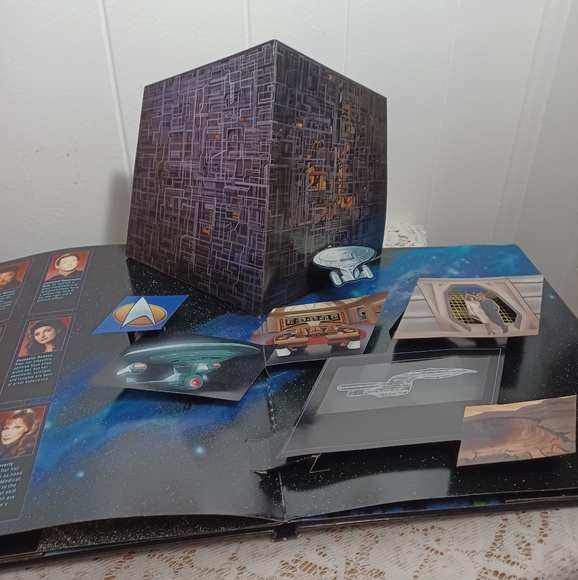 Vintage Star Trek Pop Up Book - Picture 4 of 10
